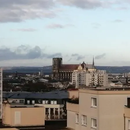 Couleurs & Lumieres Apartment